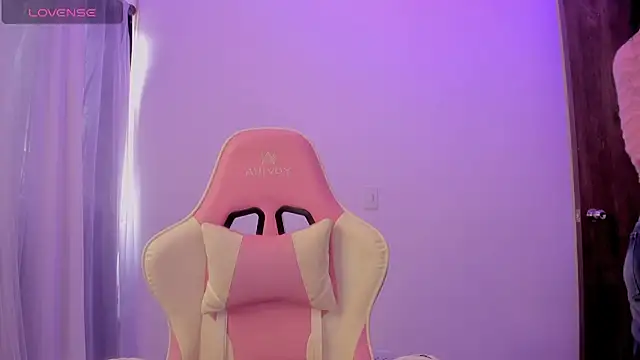 KittyFeet1 online show from April 2026 08:10:01 PM