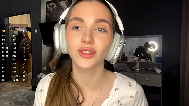 Veluxe online show from April 2026 03:01:01 PM