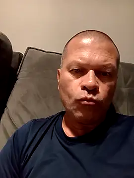 kiwi-strip online show from March 2026 10:26:01 PM