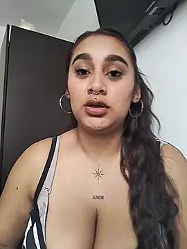 Mia skyy18 online show from July 2026 04:42:02 PM