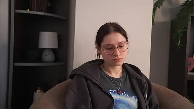 KaryLias online show from March 2026 05:44:01 AM