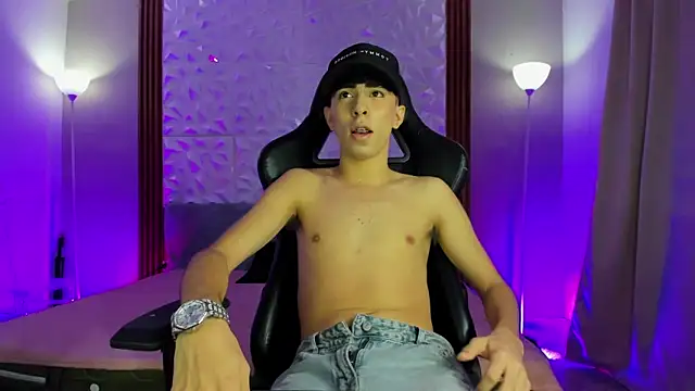 Michaell twinkk  online show from March 2026 04:40:01 AM