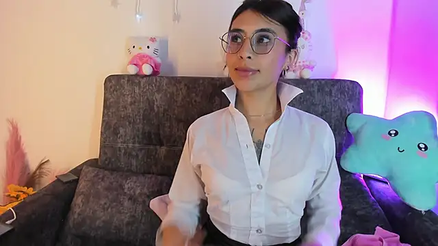 Macarena26 online show from March 2026 12:52:01 PM