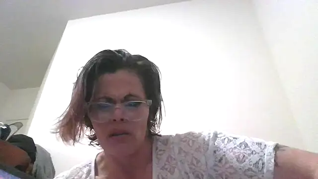 kitty-kitten82 online show from March 2026 05:45:02 AM