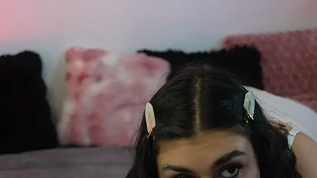 ItsKendra online show from June 2026 01:57:01 PM