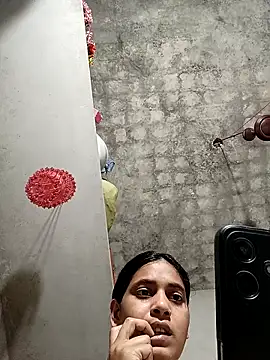 Pari 76 online show from March 2026 12:41:02 PM