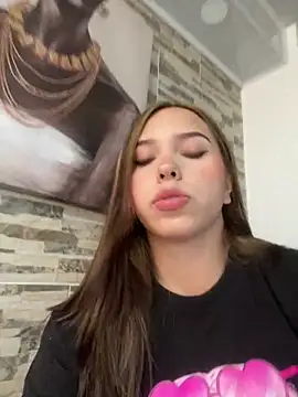 Snapshot of lunacandy_0 chatting on April 2026 11:03:01 PM lunacandy 0 online show from April 2026 11:03:01 PM