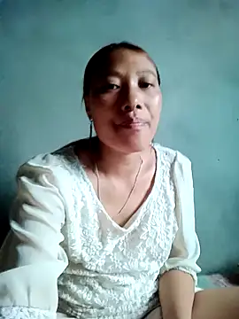 Snapshot of Leiley_98 chatting on July 2026 05:03:02 AM Leiley 98 online show from July 2026 05:03:02 AM