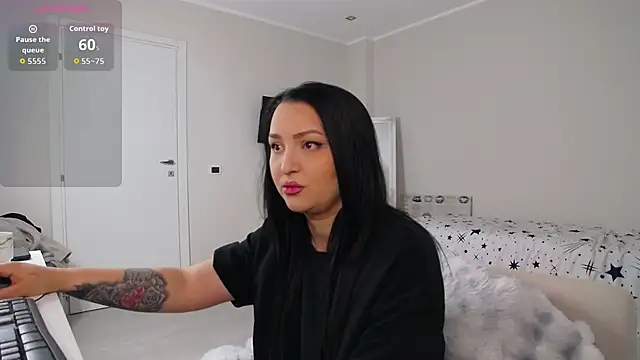 InesNova online show from April 2026 04:52:02 AM