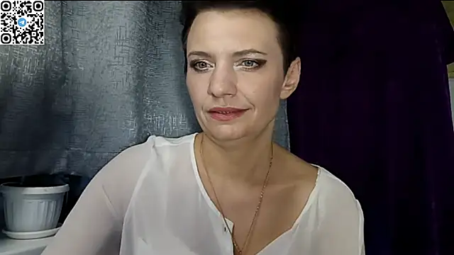 Snapshot of HotMamaQueen234 chatting on May 2026 04:04:02 PM HotMamaQueen234 online show from May 2026 04:04:02 PM