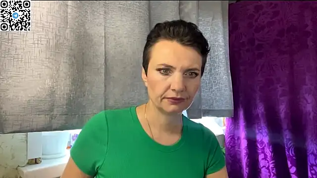 Snapshot of HotMamaQueen234 chatting on May 2026 11:06:01 AM HotMamaQueen234 online show from May 2026 11:06:01 AM