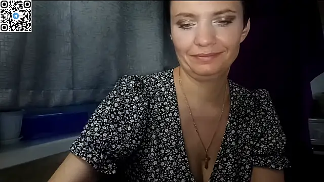 Snapshot of HotMamaQueen234 chatting on June 2026 01:28:02 AM HotMamaQueen234 online show from June 2026 01:28:02 AM