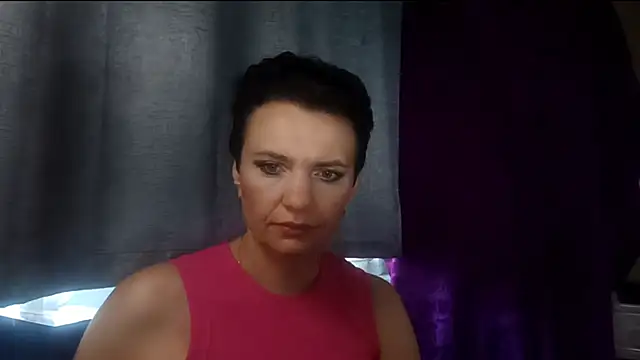 HotMamaQueen234 online show from July 2026 12:12:01 PM
