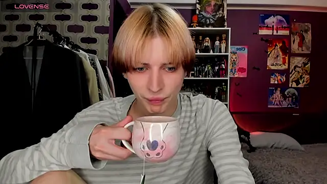 sweet peach    online show from June 2026 08:45:02 PM