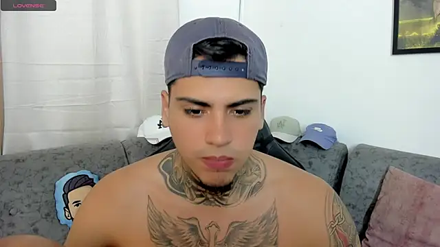 sweetlatinoboy online show from August 2026 10:01:02 PM