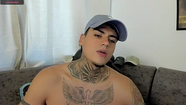 sweetlatinoboy online show from August 2026 08:22:01 PM