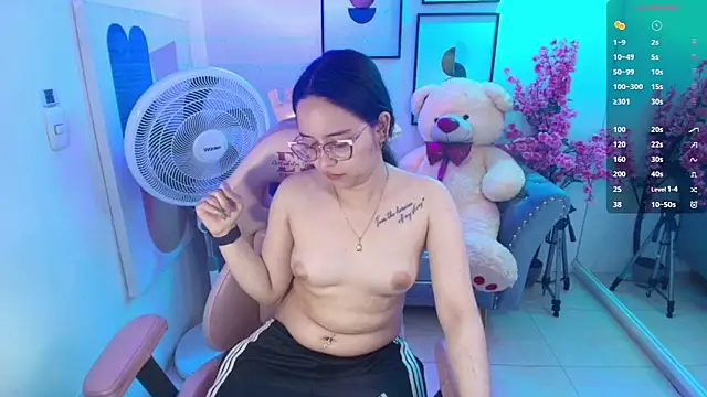 Snapshot of Shady_bug chatting on June 2026 12:44:01 PM Shady bug online show from June 2026 12:44:01 PM