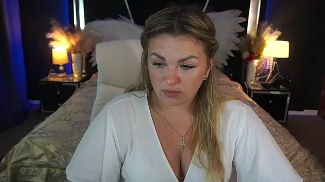 AlissyaGrayy online show from August 2026 07:08:02 PM