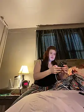 JulieetteLatte online show from June 2026 12:02:01 AM
