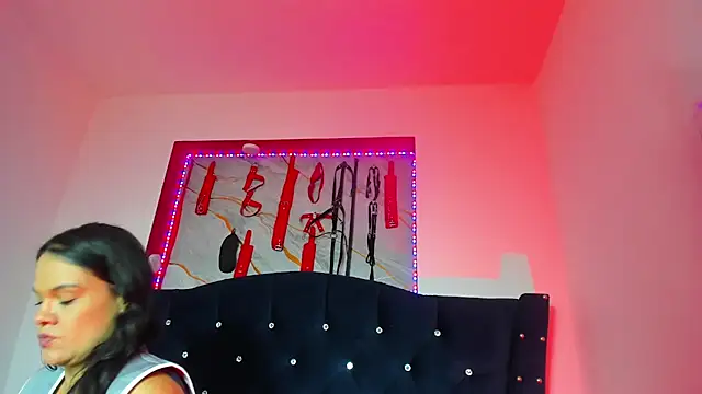 KiraXxx hh online show from April 2026 01:42:02 AM