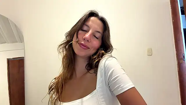 Snapshot of Julieta_Jol chatting on April 2026 01:39:02 PM Julieta Jol online show from April 2026 01:39:02 PM