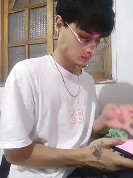 Mobi bigdick online show from May 2026 05:35:02 AM