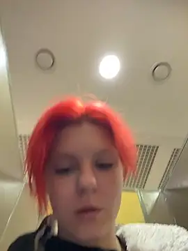 NinaParri online show from May 2026 04:28:01 AM