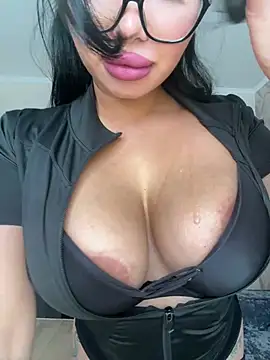 Snapshot of LaaadyDaaamn chatting on March 2026 12:32:02 PM LaaadyDaaamn online show from March 2026 12:32:02 PM