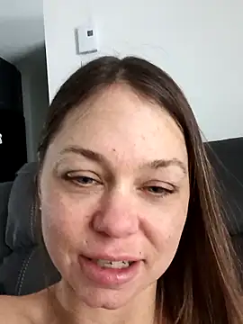 Couple qc online show from March 2026 04:10:01 PM