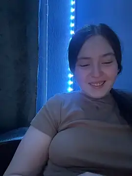 charmingggirl online show from May 2026 05:32:01 PM