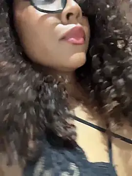 CurlyOopsieXXX online show from May 2026 09:11:01 PM