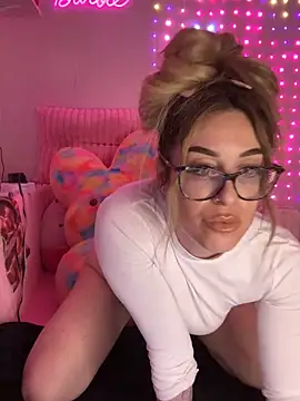 Snapshot of laurenlotus chatting on March 2026 02:22:01 AM laurenlotus online show from March 2026 02:22:01 AM
