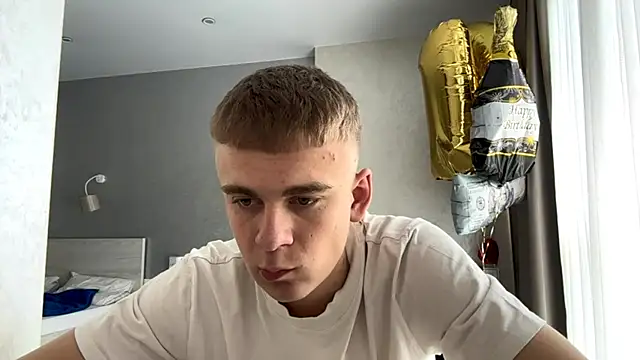 Snapshot of SoloFury chatting on May 2026 09:17:01 AM SoloFury online show from May 2026 09:17:01 AM