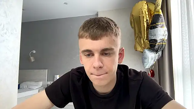 Snapshot of SoloFury chatting on June 2026 08:41:01 AM SoloFury online show from June 2026 08:41:01 AM