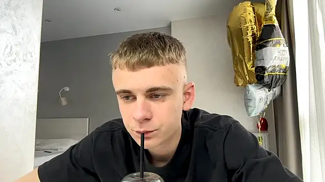 Snapshot of SoloFury chatting on June 2026 10:39:02 AM SoloFury online show from June 2026 10:39:02 AM