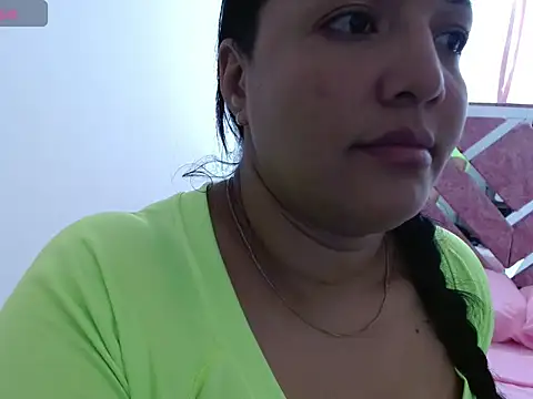 zaryross online show from April 2026 09:27:01 PM