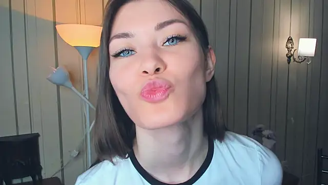 JulissaLipoma online show from April 2026 07:22:02 AM