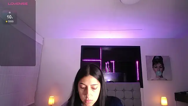 Melannyy V online show from April 2026 11:38:01 AM