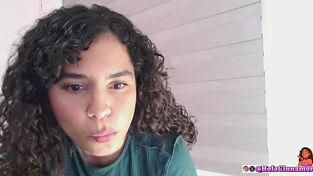 Snapshot of CinnamonRosa chatting on March 2026 11:09:01 PM CinnamonRosa online show from March 2026 11:09:01 PM