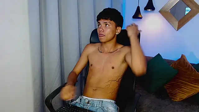 Snapshot of thiagosterling chatting on April 2026 12:33:01 AM thiagosterling online show from April 2026 12:33:01 AM