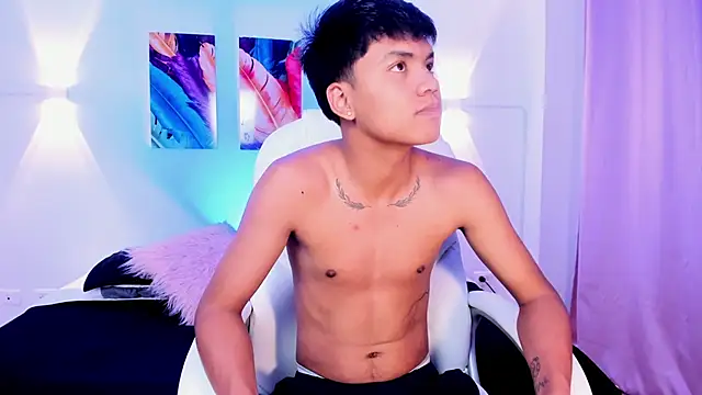 Snapshot of thiagosterling chatting on May 2026 11:33:02 PM thiagosterling online show from May 2026 11:33:02 PM