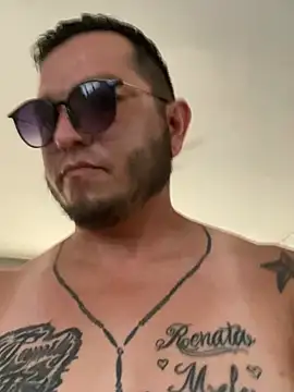 HOTB0Y18 online show from March 2026 04:01:02 PM