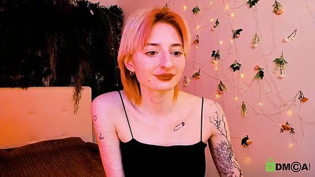 Kira  Cutie online show from May 2026 11:34:04 PM