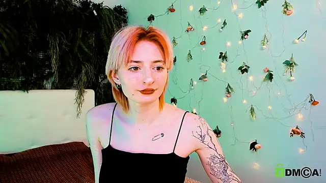 Kira  Cutie online show from May 2026 12:40:02 AM