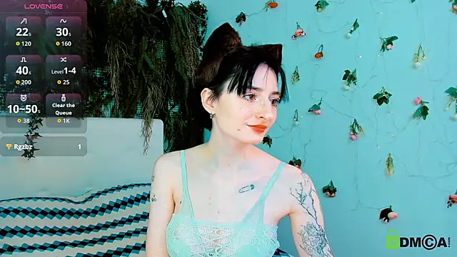 Kira  Cutie online show from May 2026 10:25:01 PM