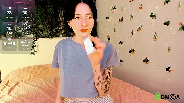 Kira  Cutie online show from May 2026 09:23:02 PM