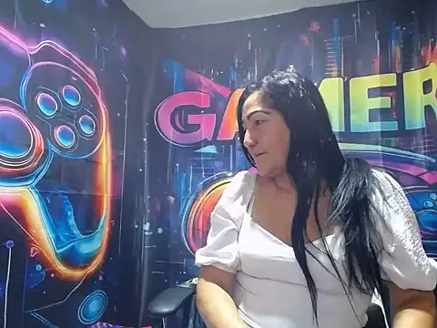 Snapshot of EmmieRae__ chatting on March 2026 04:27:02 AM EmmieRae online show from March 2026 04:27:02 AM