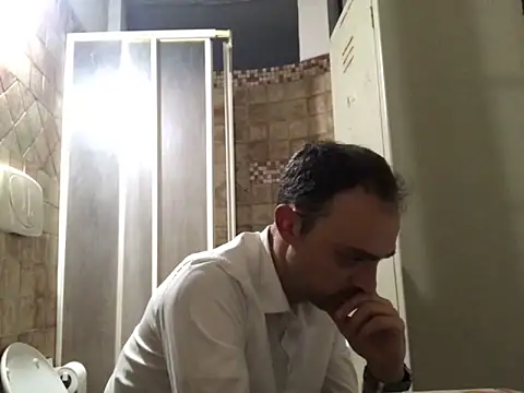 Snapshot of saber910 chatting on April 2026 11:21:03 PM saber910 online show from April 2026 11:21:03 PM