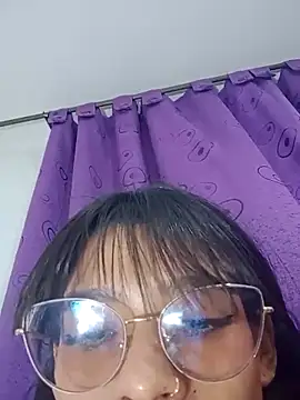 Snapshot of avalustyy chatting on April 2026 12:21:02 AM avalustyy online show from April 2026 12:21:02 AM