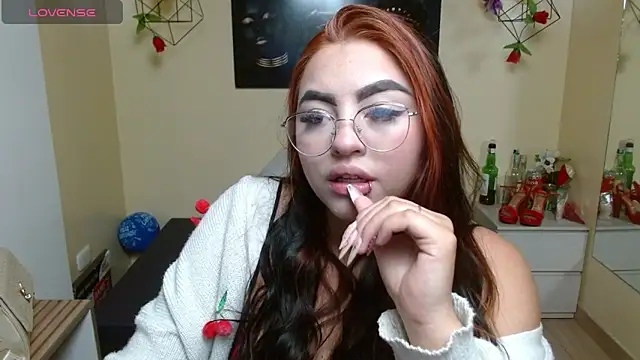 Miley Clarck online show from April 2026 01:28:02 PM